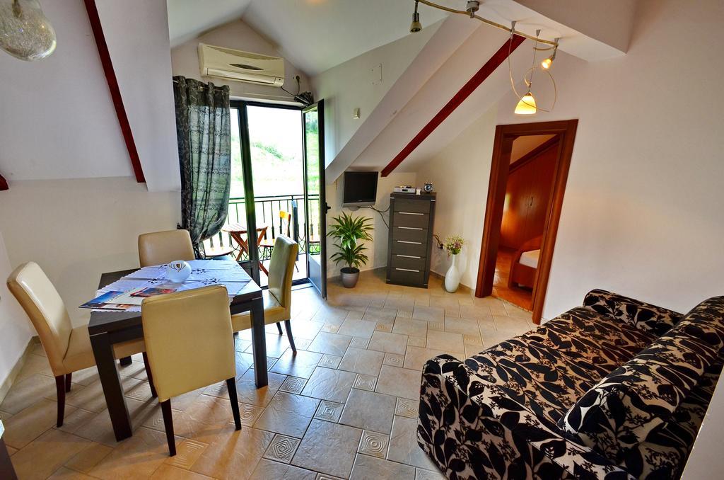Apartments Ivetic كوتور الغرفة الصورة
