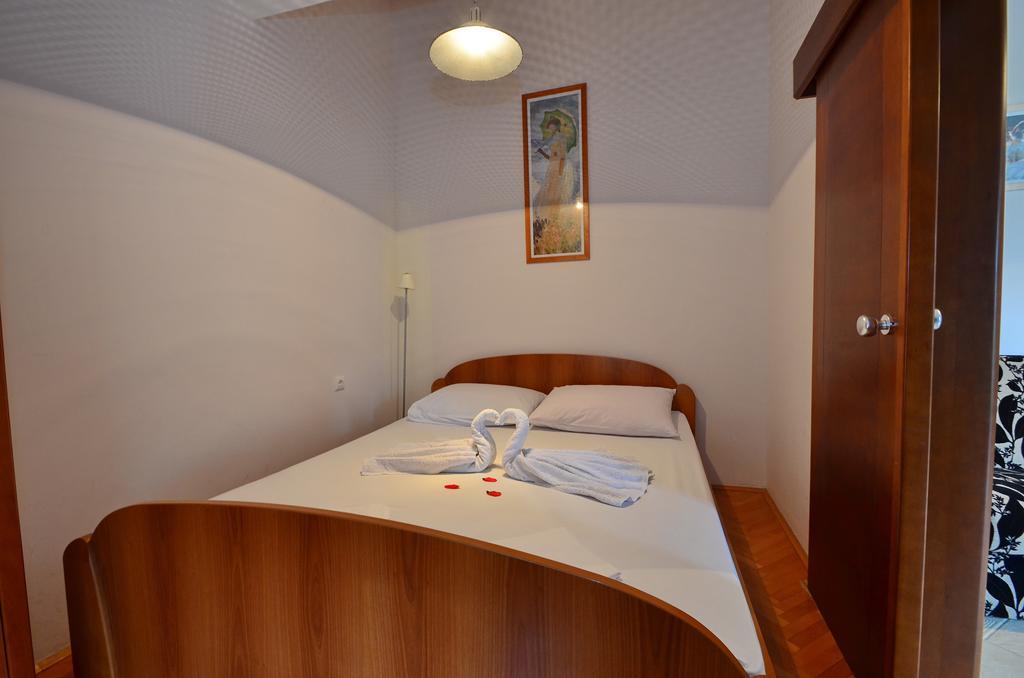 Apartments Ivetic كوتور الغرفة الصورة